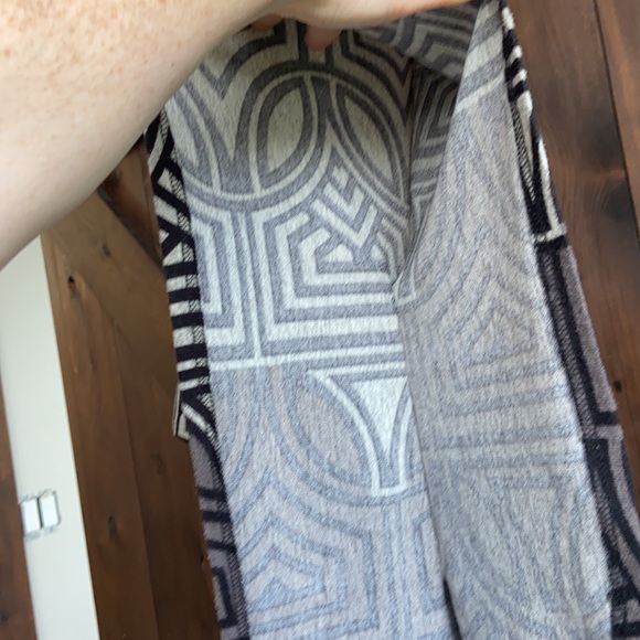 Funsport size XL hi-low poncho sweater - Picture 3 of 4